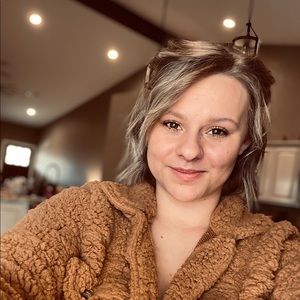 Meet your Posher, Kayley